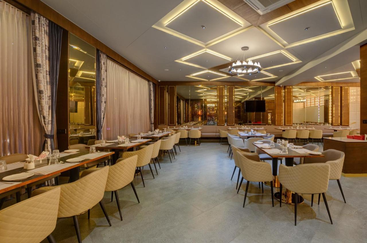 Hotel Diamond 26 Surat Exterior foto